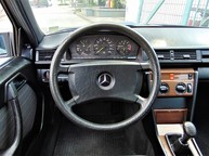 Mercedes-Benz 124 - 13
