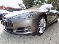 Tesla Model S - 4