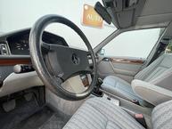 Mercedes-Benz 124 - 12