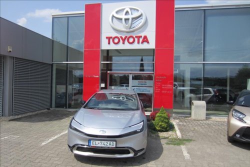 toyota-prius-2-0-hybrid-prestige-plug-in