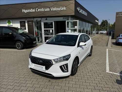 hyundai-ioniq-1-6-gdi-phev-smart-navi