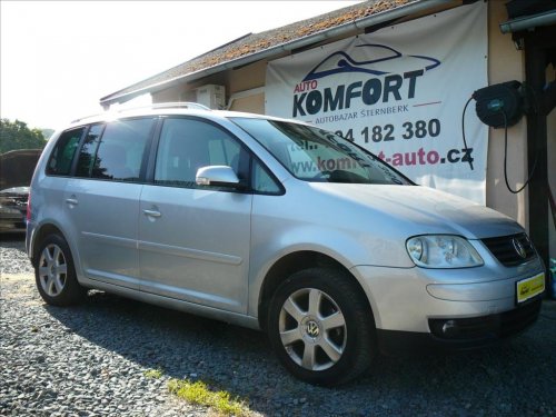 volkswagen-touran-1-6-fsi-highline