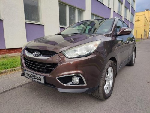 hyundai-ix35-2-0-crdi-4wd-pneu