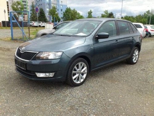 skoda-rapid-1-2-tsi-63-kw-navigace-klima