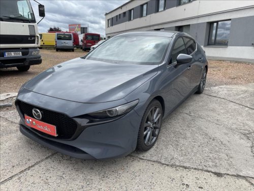 mazda-3-2-0i-cr-pravidelny-servis-pne