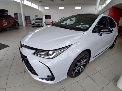 toyota-corolla-1-8-hybrid-140-e-cvt-gr-sport