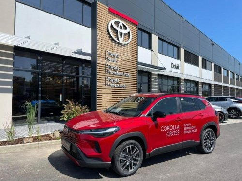 toyota-2-0-hybrid-fwd-style