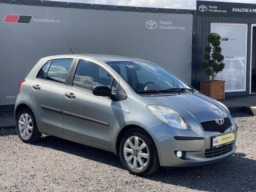 toyota-yaris-1-3i-cr-terra-cool-klima