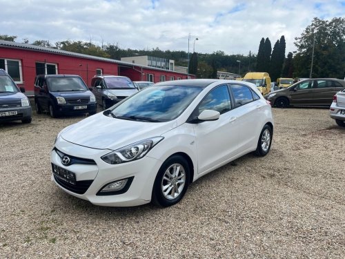 hyundai-i30-1-6crdi-81kw-pravid-servis