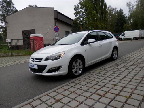 opel-astra-1-6-cdti-81-kw-dual-klima-nove-v-cr
