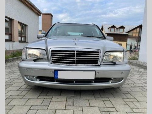 mercedes-benz-tridy-c-amg-w202-c-4-3-4mista