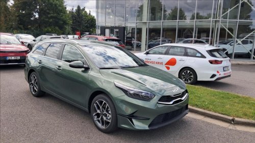 kia-cee-d-1-5-ceed-sw-cd-t-gdi-gpf-7dct-top-2025-bus