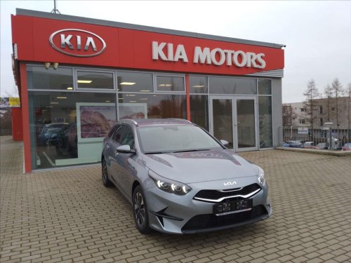 kia-cee-d-1-5-t-gdi-gpf-7dct-top-2025-akce-pemm