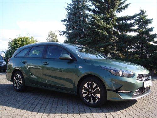 kia-cee-d-sw-1-5-t-gdi-spin-2025-automat