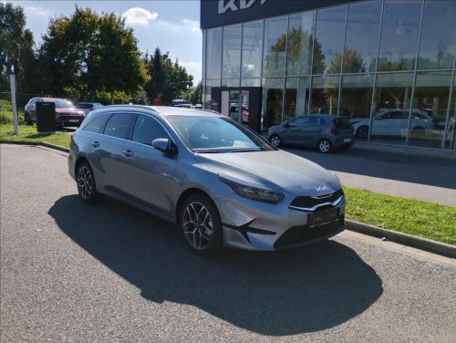 kia-cee-d-1-5-ceed-sw-cd-t-gdi-gpf-7dct-top-bus-2025