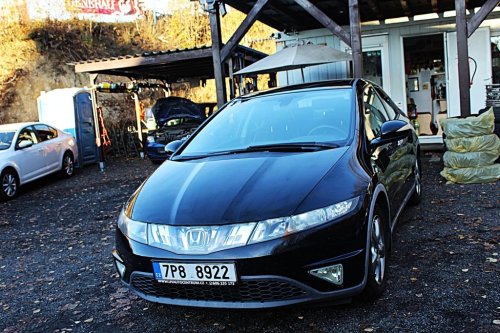 honda-civic-1-4i-61-kw-klima