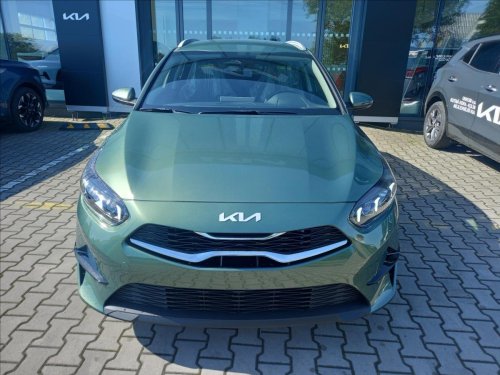 kia-cee-d-1-5-t-gdi-top-business-2025