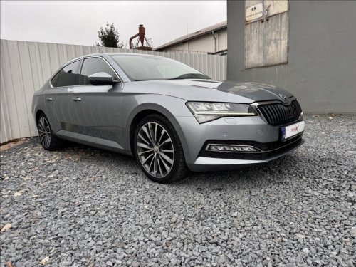 skoda-superb-2-0-tdi-110kw-style-acc-cr