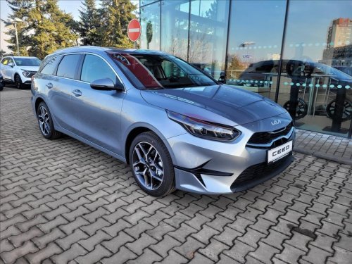 kia-cee-d-1-5-t-gdi-gpf-7dct-sw-top