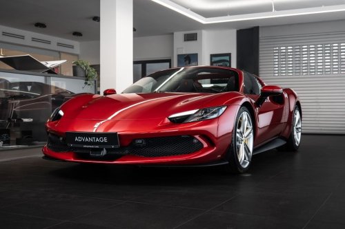 ferrari-ostatni-lift-carplay-rosso-imola