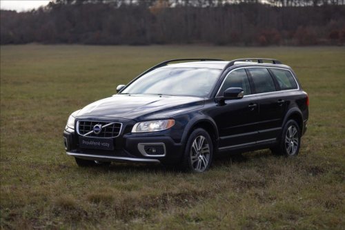 volvo-xc70-2-0-at-momentum-inscription