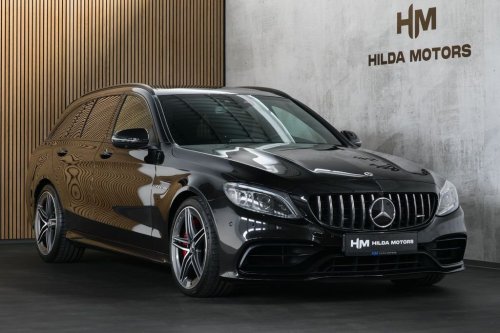 mercedes-benz-tridy-c-63s-amg-v8-375kw-pano-360-hud