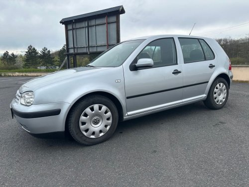 volkswagen-golf-2-0i