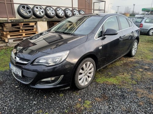opel-astra-1-4i-turbo-cosmo-lpg