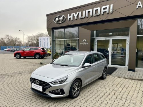 hyundai-i30-1-5-i-cvvt-kombi-comfort-16-alu