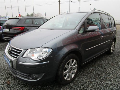 volkswagen-touran-2-0tdi-highline-aut-klima