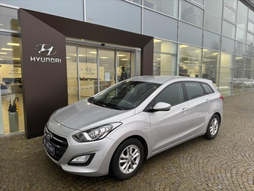 hyundai-i30-1-6-88kw-trikolor-komfort