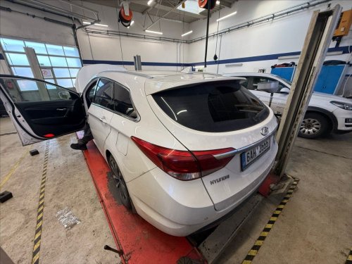 hyundai-i40-1-7-crdi-104kw-combi-mt
