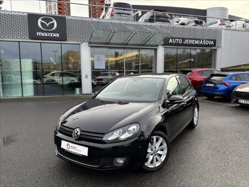 volkswagen-golf-1-4-tsi-118kw-at-highline-xenony