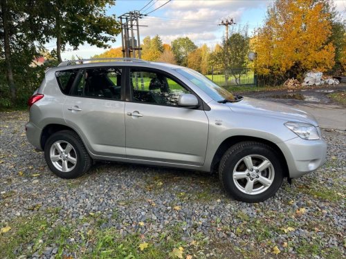 toyota-rav4-4x4-2-2td