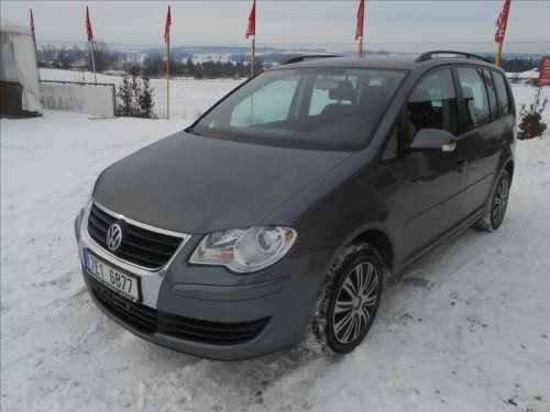 volkswagen-touran-2-0-tdi-103kw-7mist