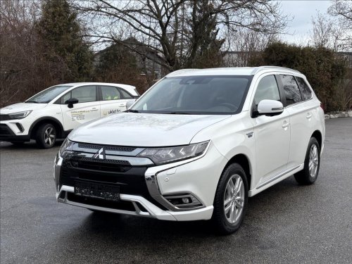 mitsubishi-outlander-2-4-phev4x4-bohata-vyb-orig-km