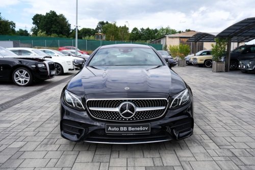 mercedes-benz-tridy-e-e-300d-amg-avantgarde-245-ps