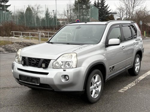 nissan-x-trail-2-0-dci-127kw-4x4-vybava-or-km
