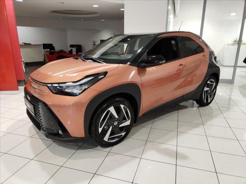 toyota-aygo-1-5-hybrid-e-cvt-116-k-executive