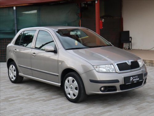 skoda-fabia-1-4-16v-ambiente-klima