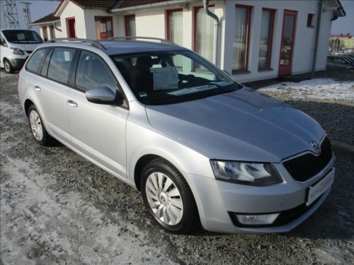 skoda-octavia-2-0-tdi-serviska-digi-klima