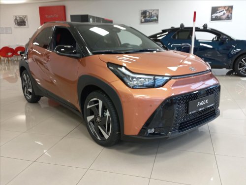 toyota-aygo-1-5-hybrid-e-cvt-116k-x-executive