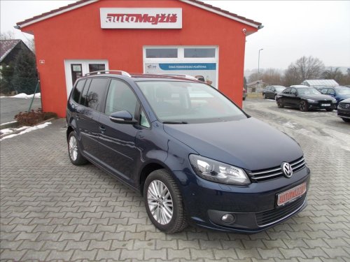 volkswagen-touran-2-0-tdi-dsg-webasto-tz-led-digiklima-nova-stk