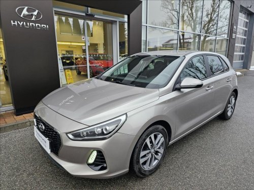 hyundai-i30-turbo-gdi-symbol-led-navi