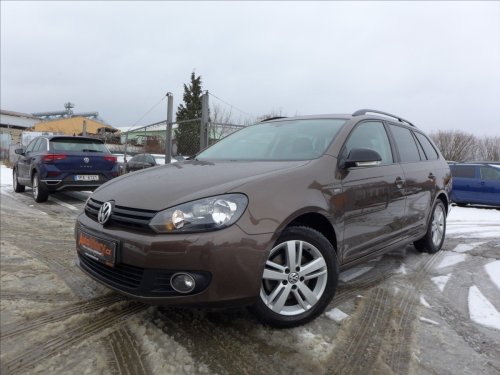 volkswagen-golf-1-2-tsi-highline-vyhrev-1-m