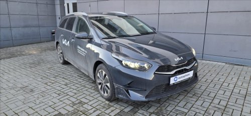 kia-cee-d-1-5-sw-top