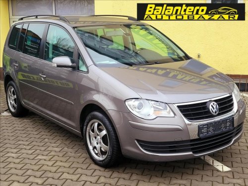 volkswagen-touran-1-4-tsi-140k-serv-knizka