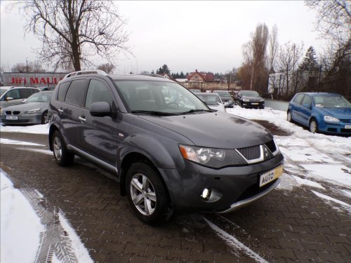 mitsubishi-outlander-2-4-i-automat-lpg-tazne-zarizeni