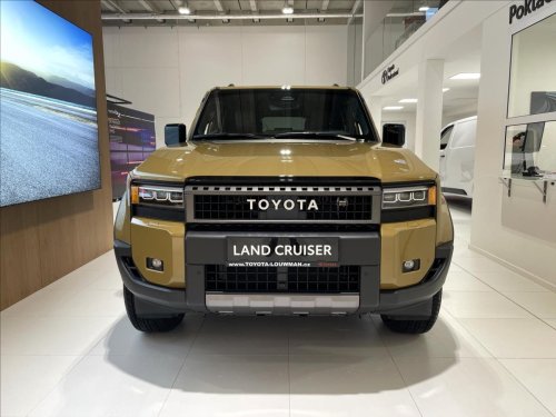 toyota-land-cruiser-2-8-invincible