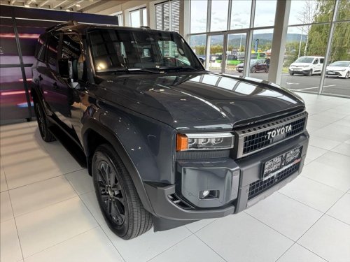 toyota-land-cruiser-2-8-invincible